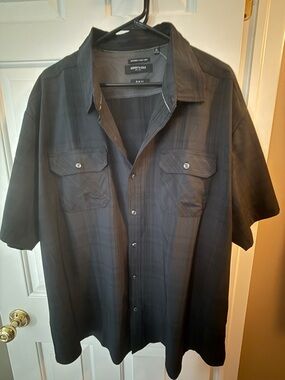Kenneth Cole Reaction Men's Dark Charcoal Short-Sleeve Button Down Shirt NWOT